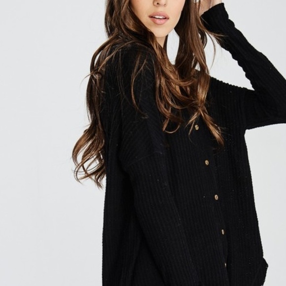 NWT Black Oversized Thermal Top - Picture 3 of 3